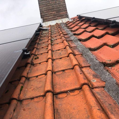 Hellend dak Renkum met oude dakpannen
